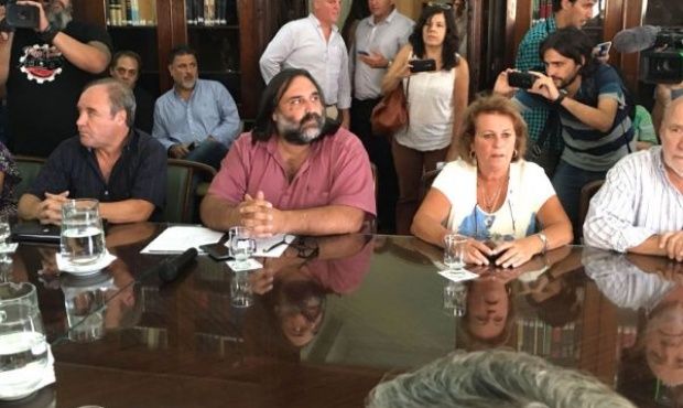 Paritaria docente: una encuesta da la derecha a los maestros en la pulseada con Vidal