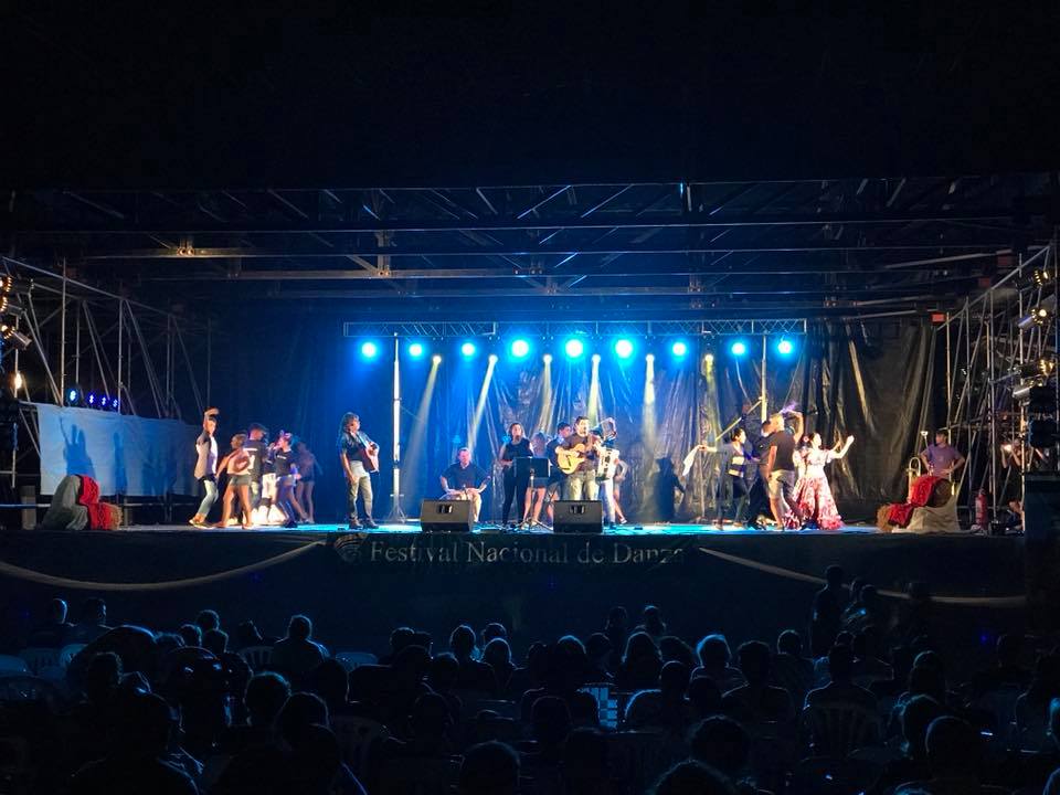900 bailarines participaron el Festival de Danzas