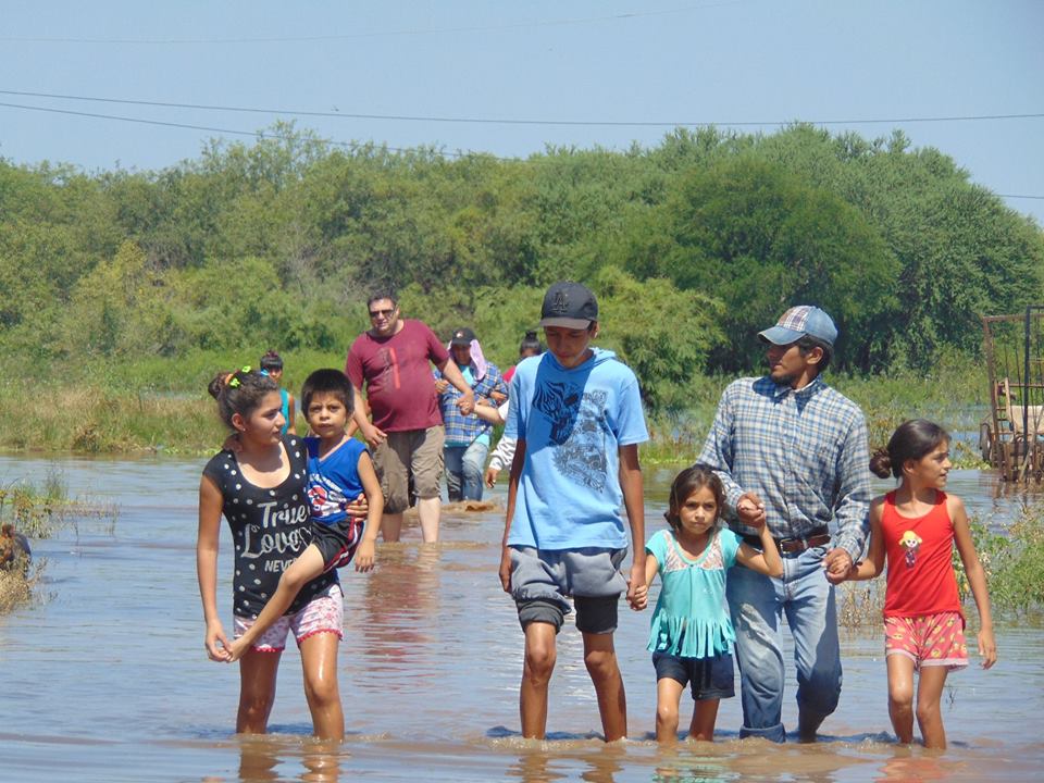 Corazones Solidarios llevó donaciones a los inundados de Chaco