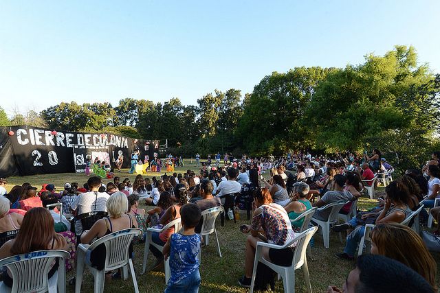 Tigre. Danza y demostraciones de destreza en la fiesta de colonias del polideportivo Islas