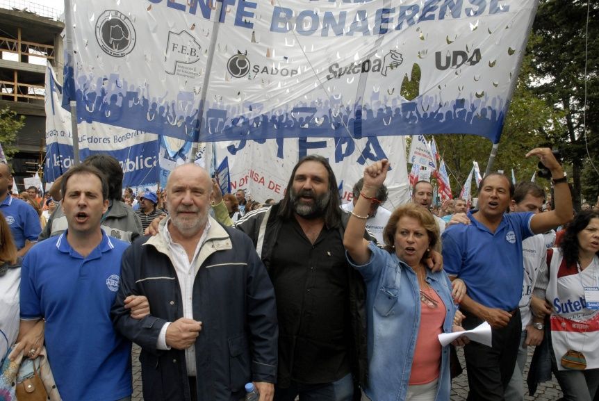 Los gremios docentes se plantan y adelantan que van por un 20% de aumento a la paritaria