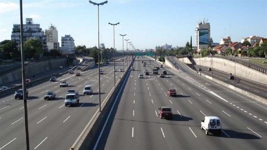 Polémica: renovación exprés para la concesión de dos autopistas y «cláusula gatillo» en los peajes