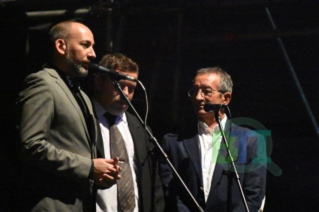 Un Acierto. Mejor con locutores locales