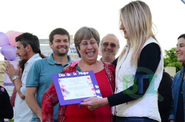 Día de la Mujer: se podrán seleccionar en las radios a las mujeres destacadas del año