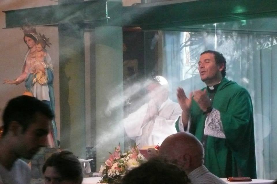 El Padre sanador Fabián Barrera celebrará una misa por mes en Baradero