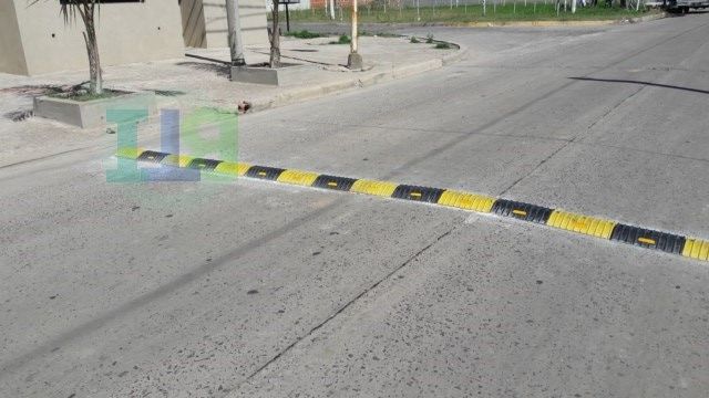 Colocaron un reductor de velocidad en 4 de Febrero