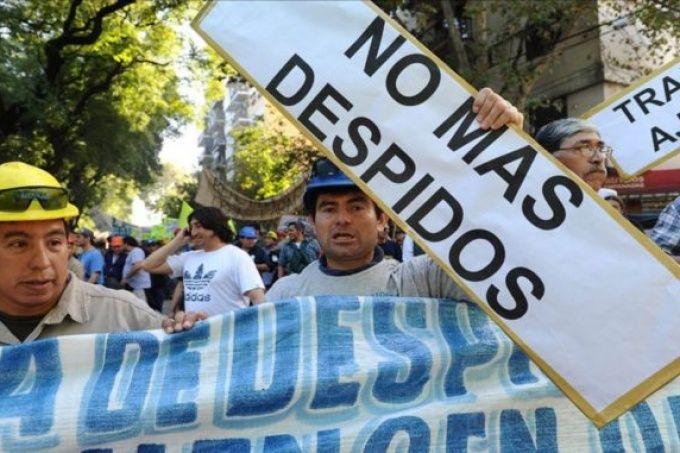 Con el sector público a la cabeza, en febrero hubo más de cinco mil despidos y suspensiones