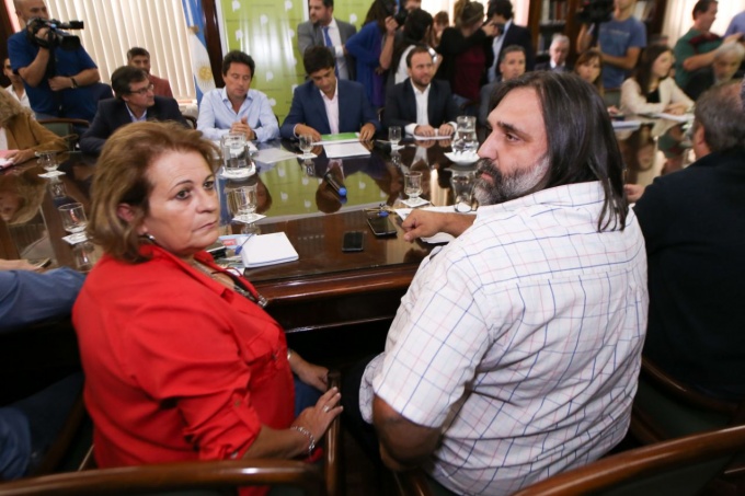 Vidal volvió a ofrecer 15% de aumento y un plus “por capacitación”: los gremios la rechazaron