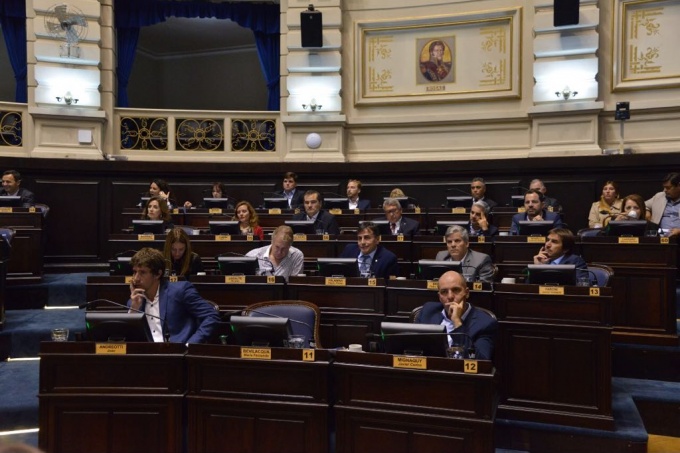 Farmacity no logra hacer pie en la provincia: la oposición avanza con una ley que impide su llegada