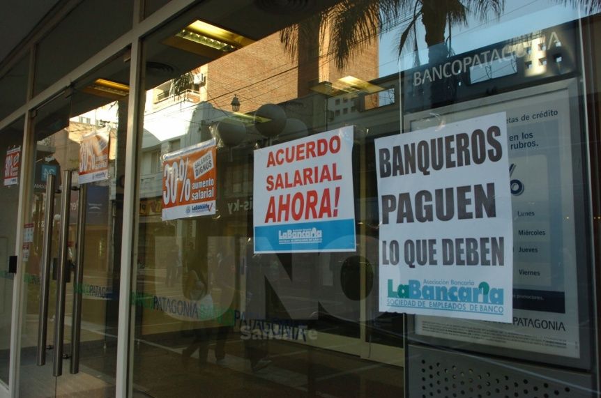Nuevos paros bancarios asoman en el horizonte
