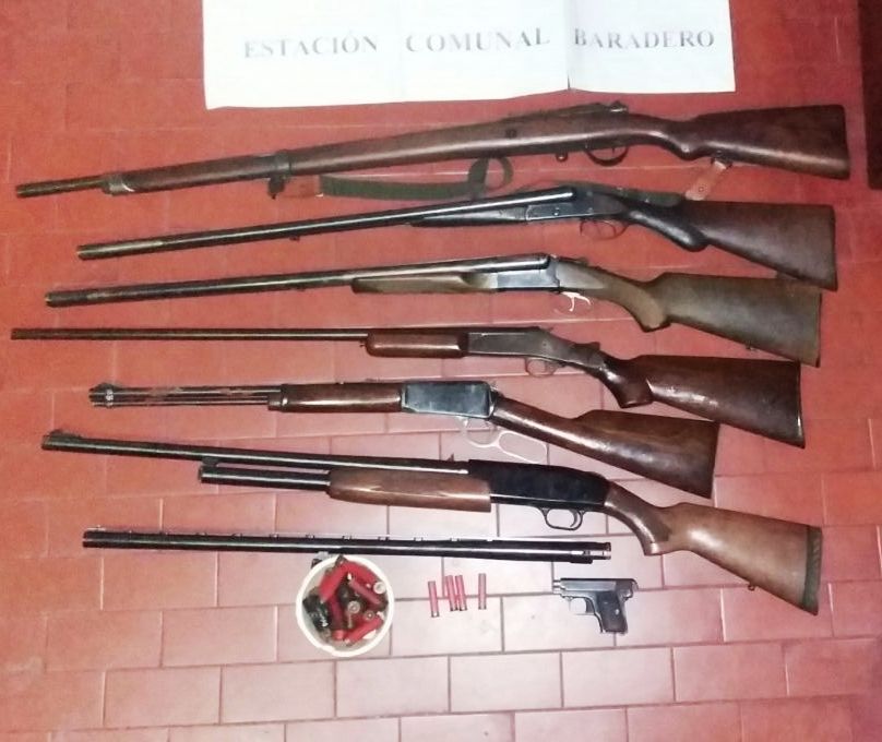 Allanan una vivienda y secuestran varias armas no declaradas