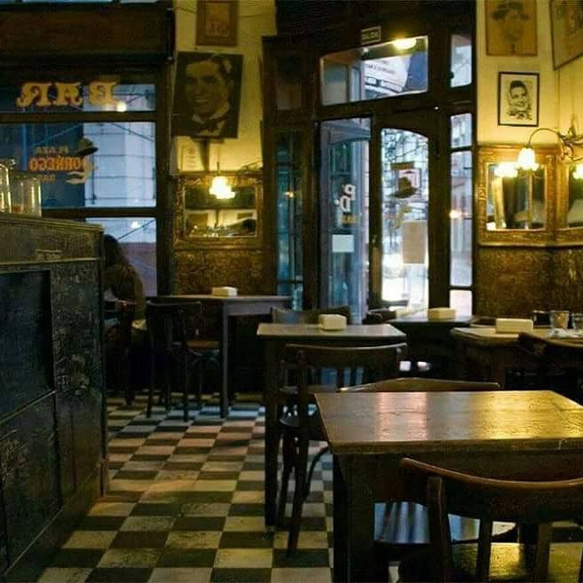 «El café» – por Hugo Pezzini