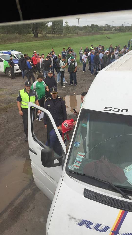 Detienen un colectivo con trabajadores de San Pedro y Baradero que viajaban a capital para manifestarse