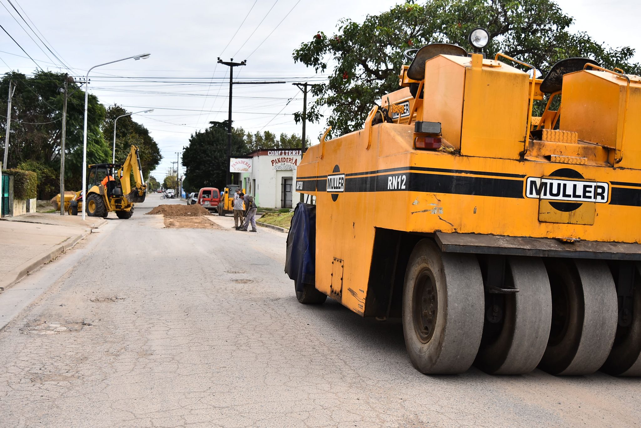 Sigue la repavimentación en calles del barrio del Hospital Municipal
