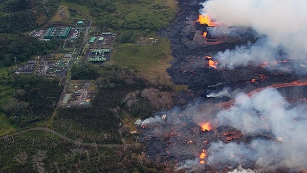 «Es una bomba de tiempo»: temor en Hawaii por el avance de la lava del volcán Kilauea hacia una planta eléctrica