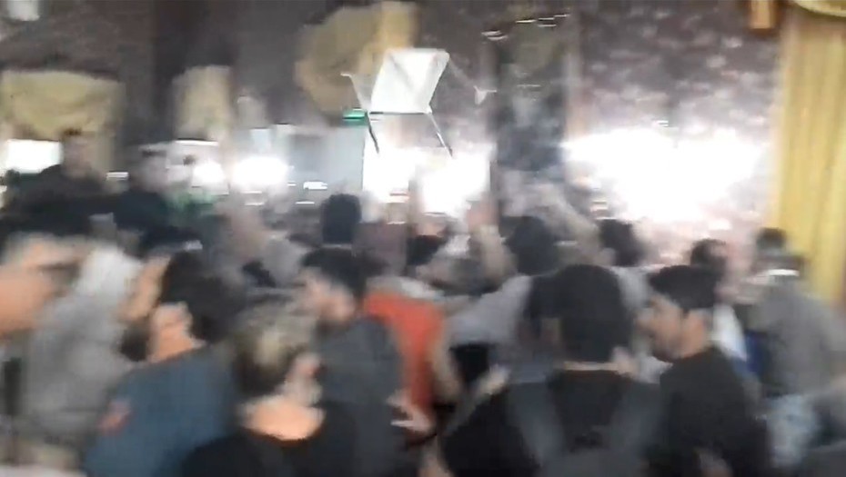 Batalla campal en el Concejo Deliberante de Mercedes: militantes de La Cámpora irrumpieron en el recinto y volaron sillazos