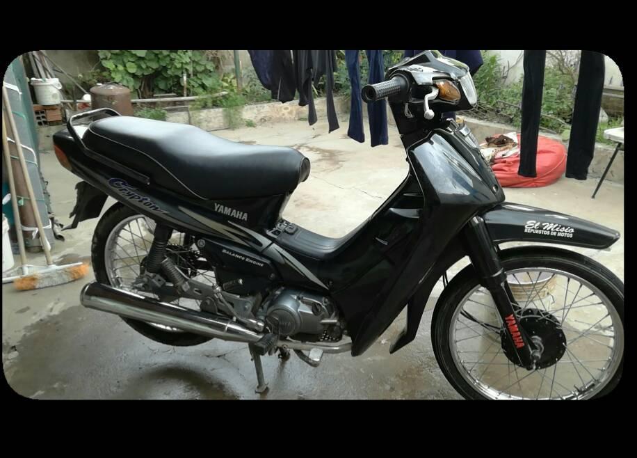 Los Martes Orquídeas, Los Lunes Robar motos: Se llevaron otra moto de la vereda de la Escuela Industrial