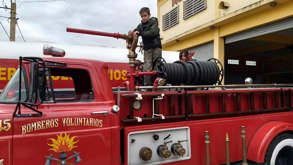 Los más chiquitos en Bomberos