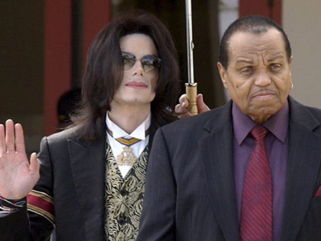 Murió el padre de Michael Jackson