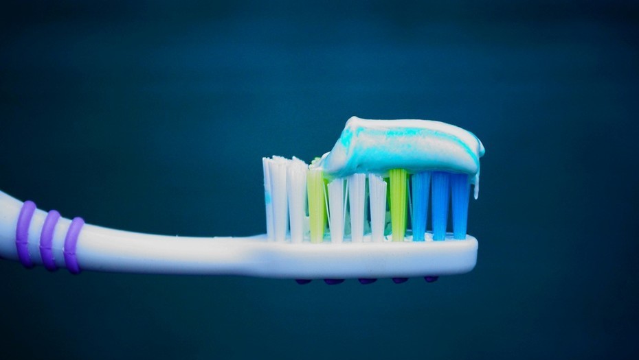 Un antibacterial usado en dentífricos podría alterar la salud intestinal
