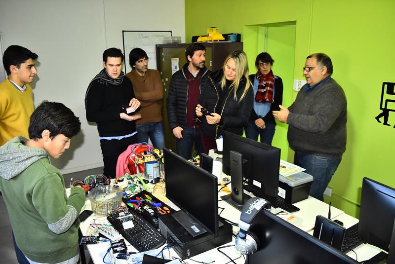 El Club Social de Innovación recibió el Kit de Eficiencia Energética Siemens