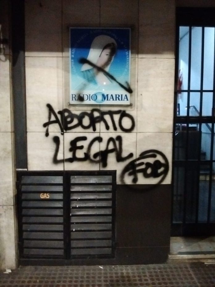 Atacaron la sede de Radio María