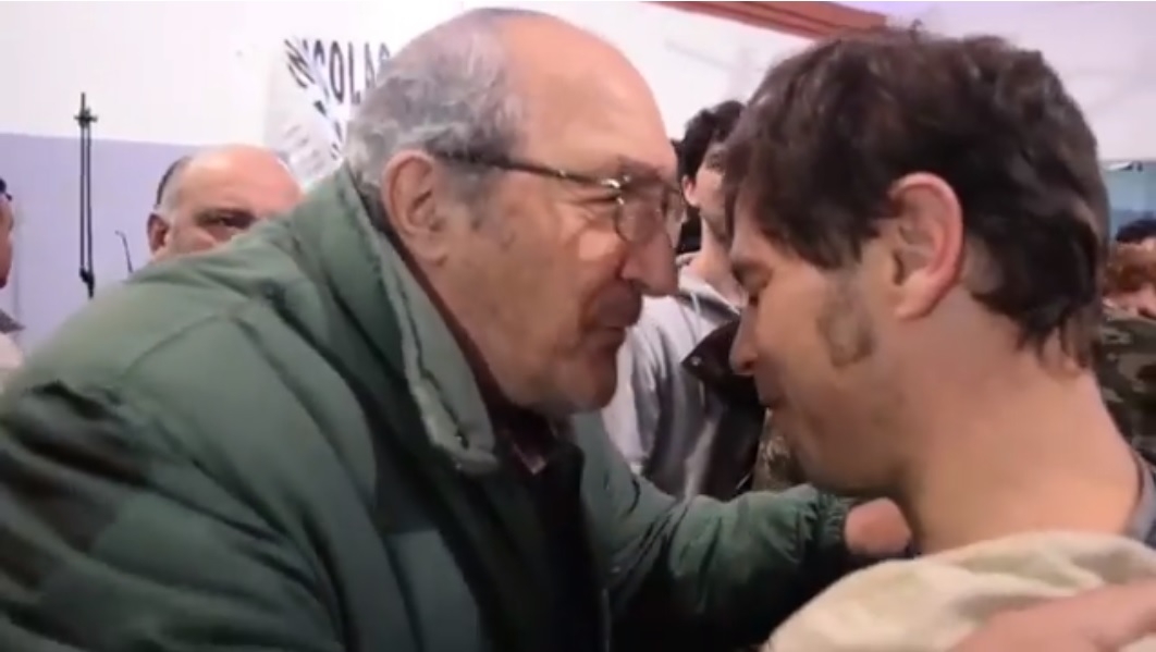 «Fueron los 12 años más felices que viví»: el saludo de un jubilado que hizo emocionar a Kicillof