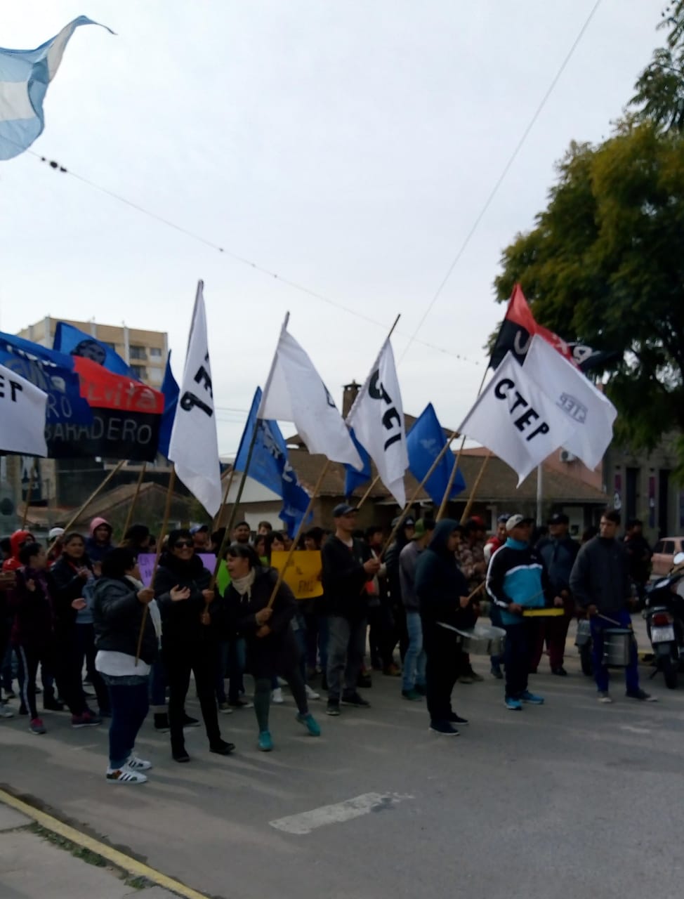 Movimiento Evita Baradero.Marcha por pan, techo y trabajo