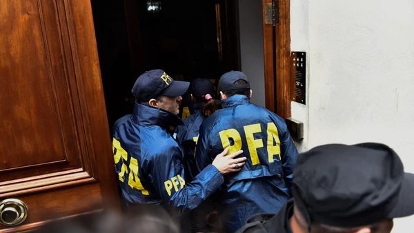 Allanan las propiedades de Cristina Kirchner en Recoleta y Río Gallegos