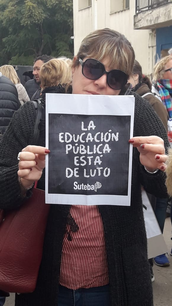 Baradero. Docentes y auxiliares marchan por la escuela pública