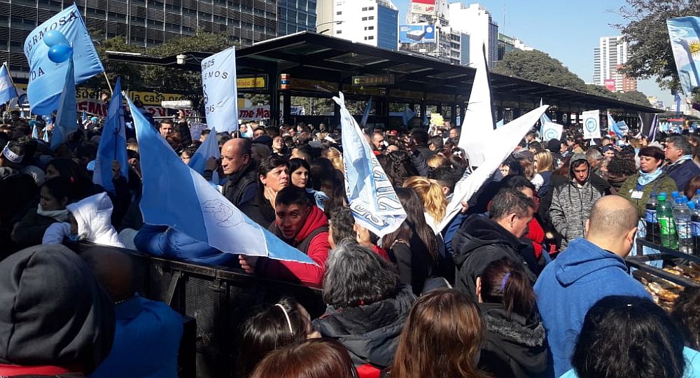 A cuatro días de la votación, marchan contra la legalización del aborto en el Obelisco