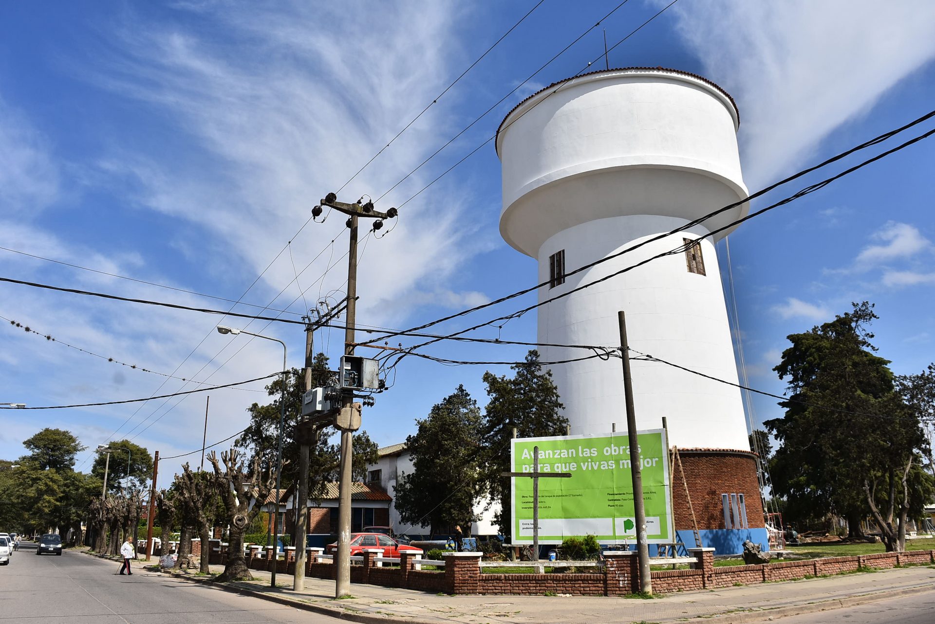 Obra de reparación de tanque de explotación de agua corriente