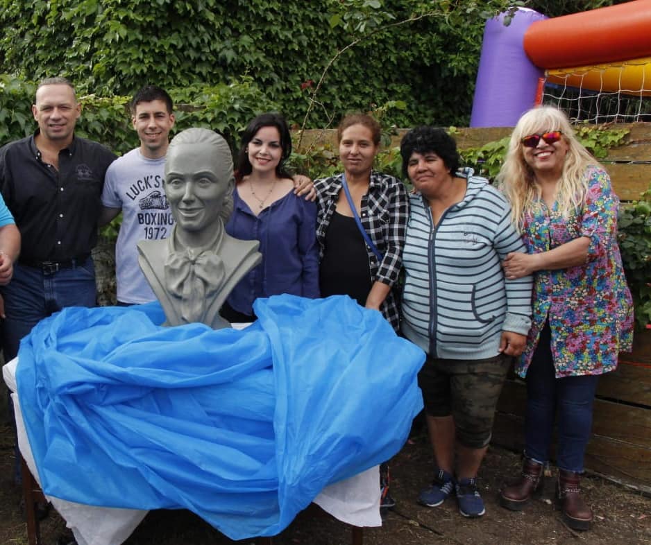 Juan Ramos  y sus colaboradores celebraron el día de la madre.