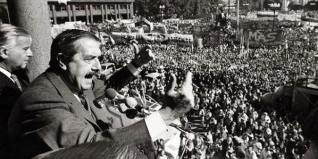 Juicio a las Juntas, alzamientos y final anticipado, los episodios claves del gobierno de Alfonsín