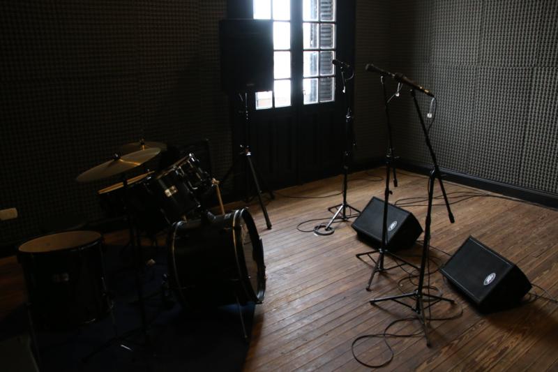 Que sea música!!: Se inaugura la sala de ensayos