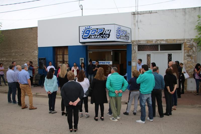 Hoy a la mañana inauguró FM Impacto 90.7