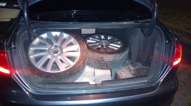 Policiales: Roban una moto y llantas de un auto