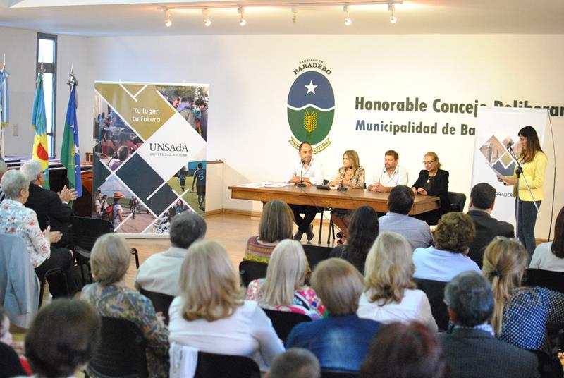 El municipio y la UNSAdA distinguieron a los adultos mayores