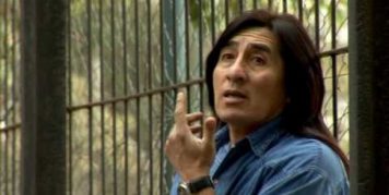 El cantante Dany Lescano acusó al novio de su mamá, 40 años menor que ella, de asesinarla