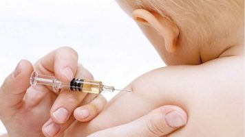 La Justicia obliga a vacunar a un bebé recién nacido después de que sus padres se negaran