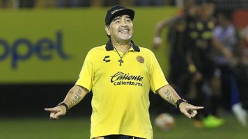 Operaron a Diego Armando Maradona por una hernia abdominal