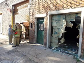 Hoy a la mañana: Incendio en un deposito