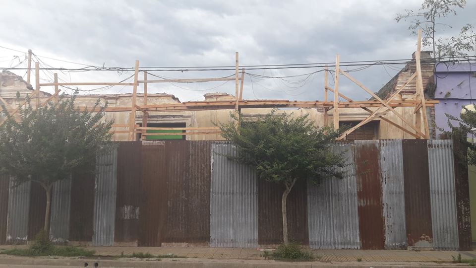El comienzo de la demolición de una casa causó revuelo