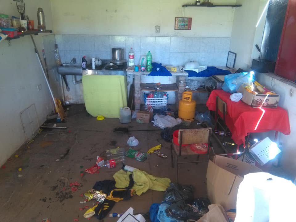 Roban en el deposito del fútbol infantil de Rivadavia