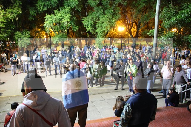 Tarifazos: Poca convocatoria en la marcha contra los aumentos