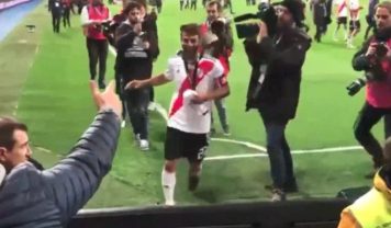 Olé: El gesto de Ponzio con un hincha de Boca en el Bernabéu