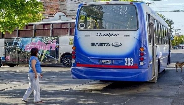 La fábrica de carrocerías de colectivos más grande del país anunció el cierre y el despido de 600 trabajadores