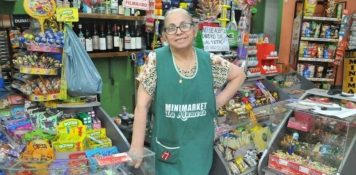 El llamativo cartel en un súper en Mendoza: “No se acepta dinero de las tetas (no sea cochina)”
