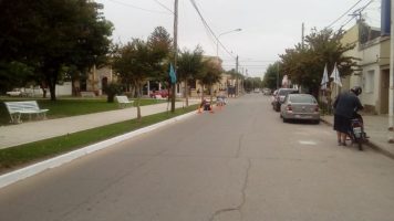 Fueron pintados todos los cordones de la Plaza Colón