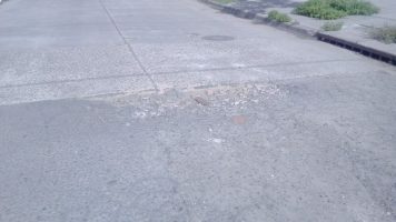 Baches peligrosos que acechan a quien circula
